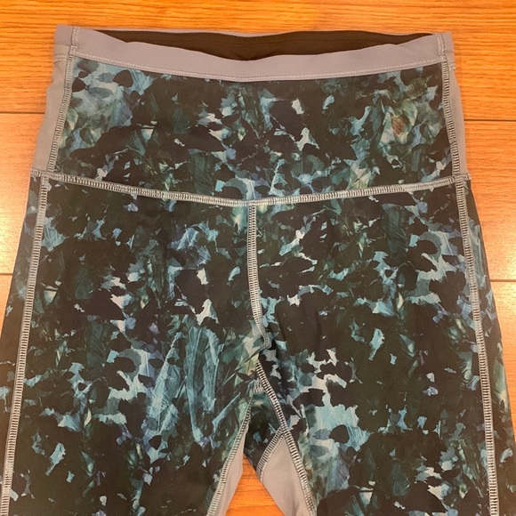 Lululemon Running In The City Teal Pattern Mesh Tight Leggings - Picture 16 of 16